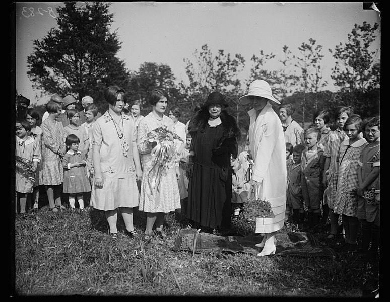 File:Grace Coolidge LCCN2016888066.jpg