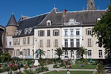 Фотография «Maison de l'International» в Гренобле в Hôtel de Lesdiguières.