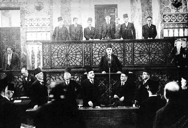 The presidential inauguration of Hashim al-Atassi, seen here delivering his speech, in Parliament on 31 December 1936.