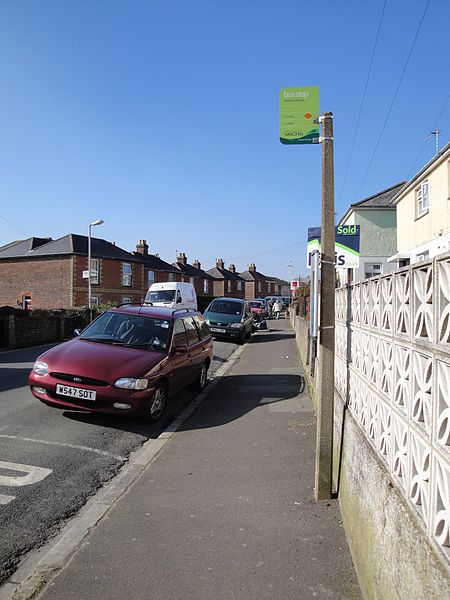 File:Haylands Bettesworth Road bus stop 3.JPG