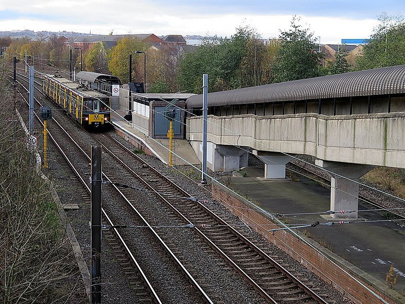 File:Hebburn Metro Station (Platform 1) (geograph 4752438).jpg