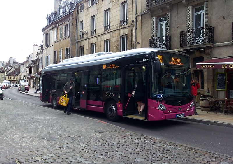 File:Heuliez GX 327 n°3605, Dijon 2015.jpg