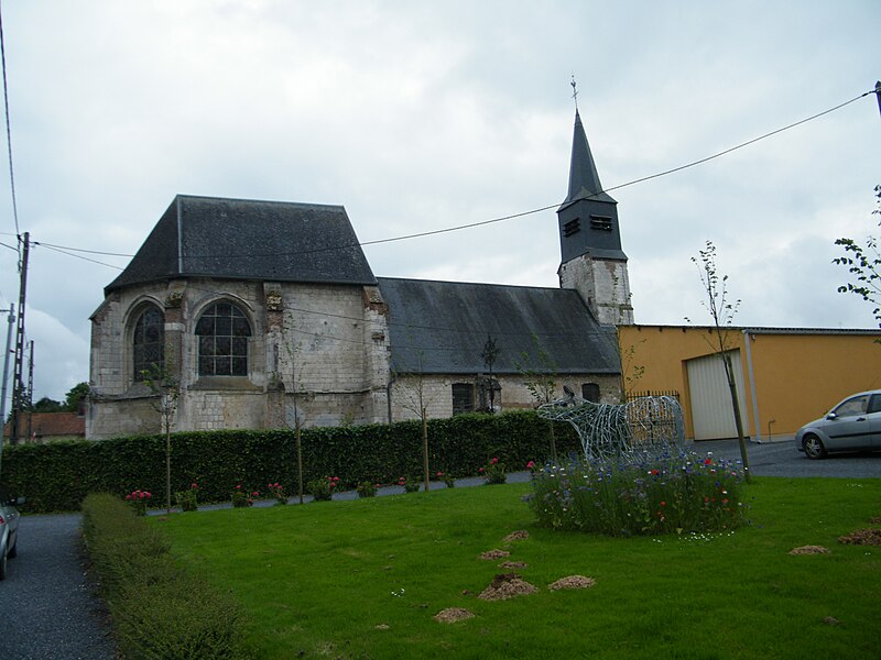 File:Heuzecourt, Somme, Fr, église saint-Jean-Baptiste.jpg