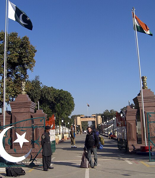 File:Indo-Pak Border.jpg