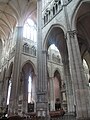 Pilares e colunas transversais das naves e braços, Catedral de Notre-Dame, Amiens, final do século XIII.