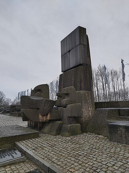 File:International Monument Auschwitz II-Birkenau 07.jpg