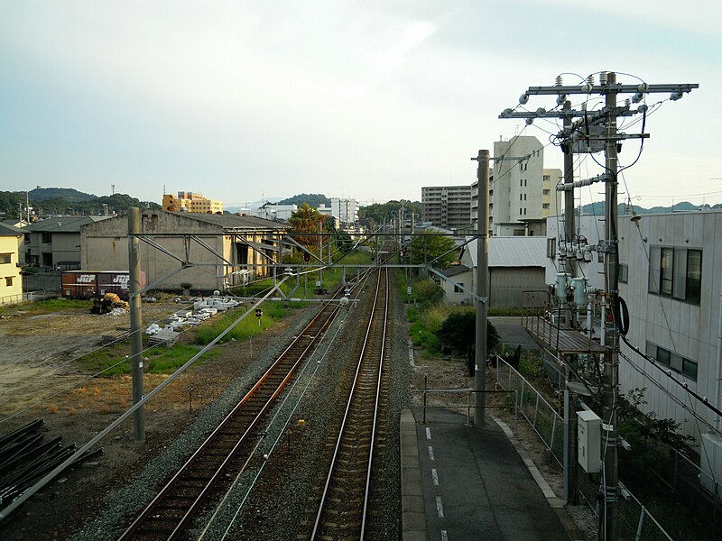 File:JR Mitsuhama station platform - panoramio (1).jpg