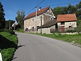 Čeština: Dům u cesty v Jablonné. Okres Benešov, Česká republika.