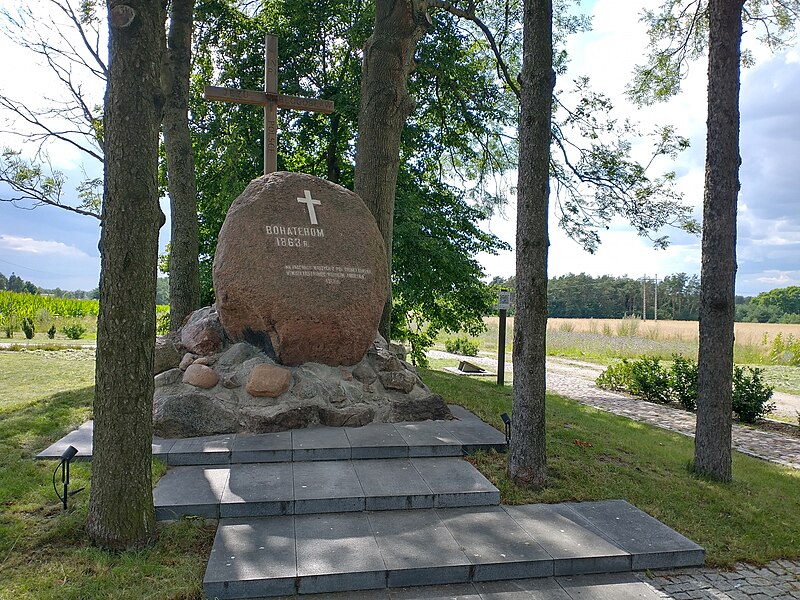 File:January Uprising cemetery in Wegrow (1).jpg