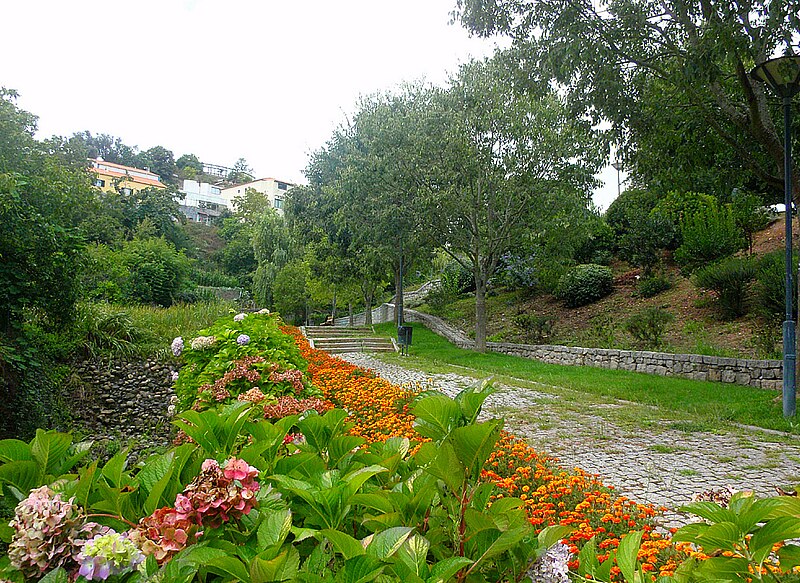 File:Jardim do Largo dos Chorões, Monchique (18).jpg