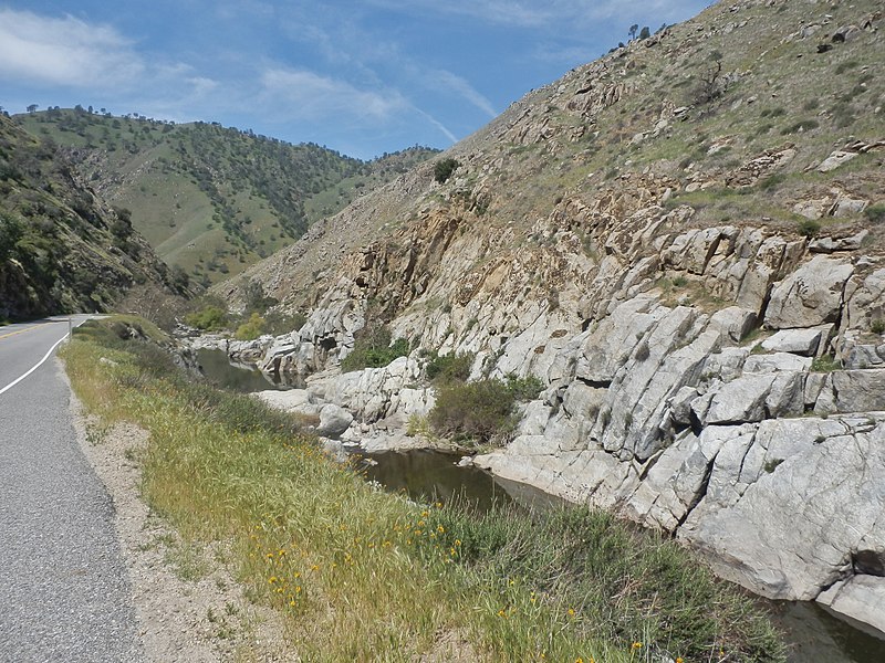 File:Kern River P4240772.jpg