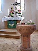 Altar und Taufstein