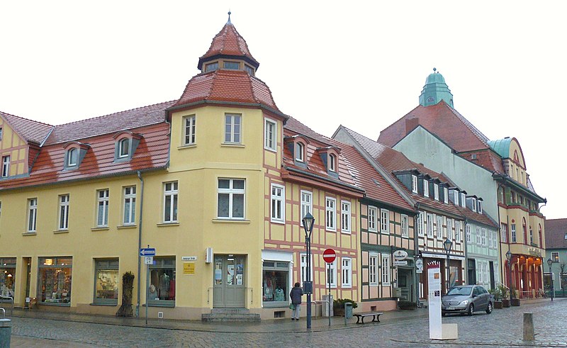 File:Kyritz Marktplatz 6.JPG