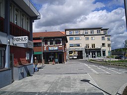 Kyrktorget i Partille, vid Polisstation och Fonus, den 28 juni 2006.JPG