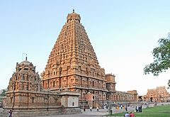 Le temple de Brihadishwara (Tanjore, Inde) (14354574611).jpg