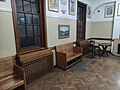 Миниатюра для Файл:Leamington Spa railway station waiting room (01).jpg