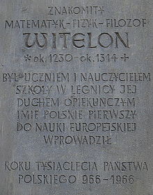 Legnica, tablica pamitkowa poświęcona Witelonowi na ścianie budynku Muzeum Miedzi - 24.03.2012 r..JPG