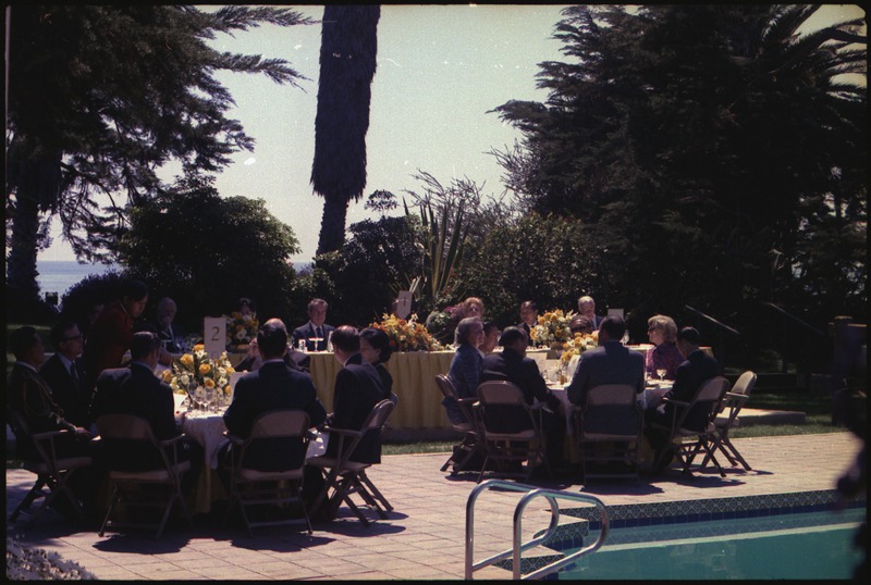 File:Luncheon hosted by the President and Mrs. Nguyen Van Thieu - NARA - 194499.tif