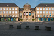 Deutsch: Das Gebäude des Museums Wiesbaden an der Friedrich-Ebert-Allee in Wiesbaden English: The building of the Museum Wiesbaden at the Friedrich-Ebert-Allee in Wiesbaden