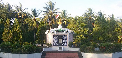 Makam Pahlawan Maria Walanda Maramis - panoramio