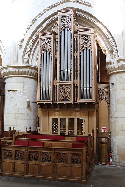 File:Malmesbury Abbey pipe organ.JPG