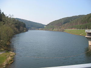 Blick vom Staudamm nach Westen