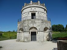 Ӳкерчĕк:Mausoleum_of_Theoderic.JPG