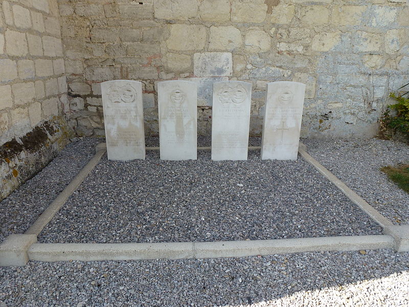 File:Mesmont (Ardennes) Commonwealth war graves.JPG