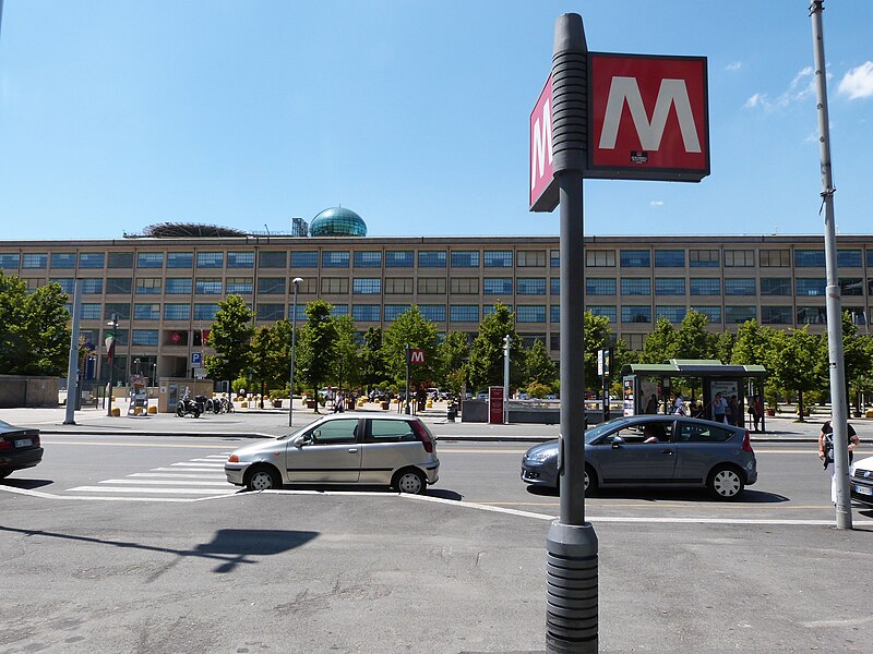 File:MetroTorinoLingotto.JPG