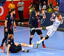 Miha Žvižej Nikola Karabatic-20160416-PSG-TOULOUSE.JPG