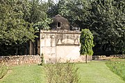 This is the second unidentified mosque adjoining to gateway situated in Lodi garden.