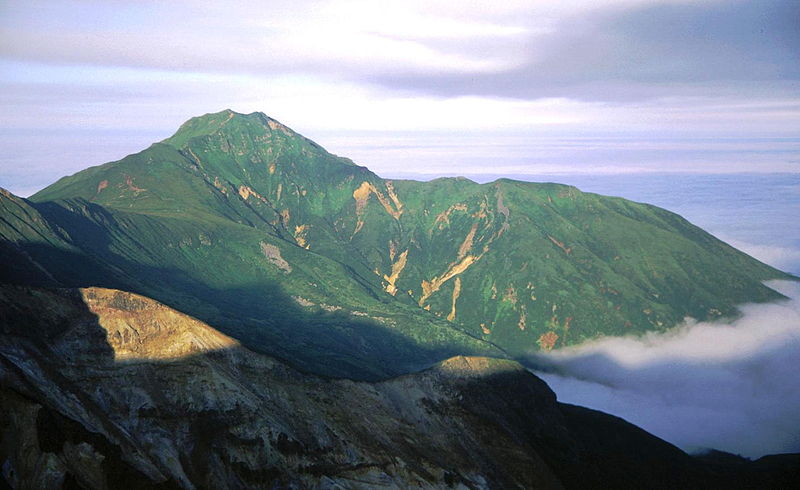 File:Mount Furano from Mount Tokachi 1998-08-09.jpg