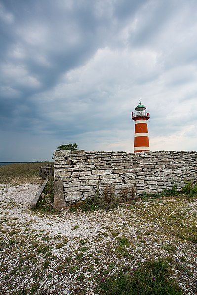 File:Närholmens fyr Gotland 1.jpg