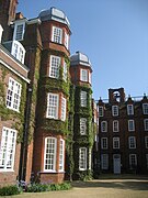 Newnham College, Cambridge 003.jpg