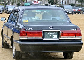 トヨタ・クラウンセダン - Wikipedia