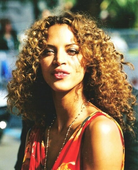 File:Noémie Lenoir Cannes.jpg