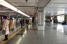 Wangjing Xi (W) station platform (March 2018)