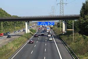 Oberhausen - A42 (pedestrian bridges OLGA-Park-Neue Mitte) 02 ies.jpg