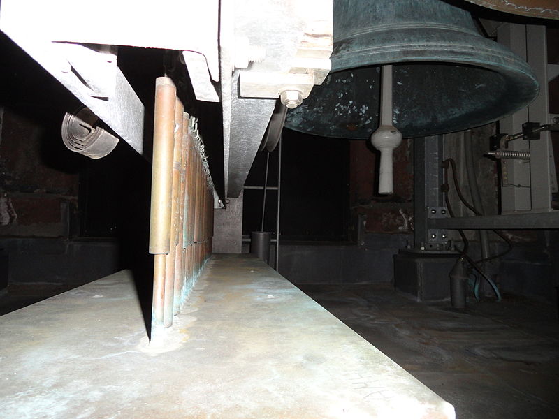 File:Old Chapel bells at night.jpg