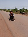 Motocyclette sur la RN 3 au nord de Pobè