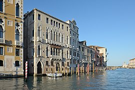 Palazzo Barbaro a San Vidal Venezia Sera.jpg