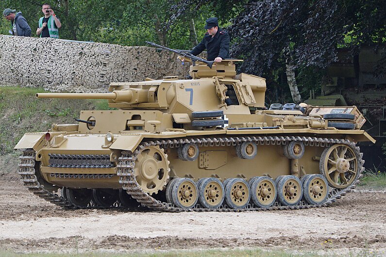 Panzer III Ausf.L ‘K1615 7’ (31470185398).jpg
