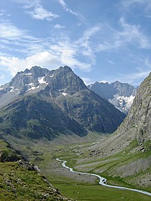 La Romanche dans le parc national des Écrins, sur la commune de Villar-d'Arêne, au pied du pic de Chamoissière.