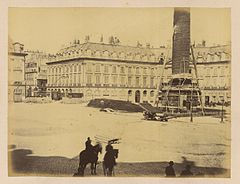 Place Vendôme. Preparations for the Column Felling