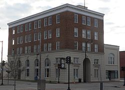 Planters Bldg (Lumberton NC) from NW 1.JPG