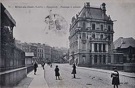 Carte postale, vue de la chaussée.