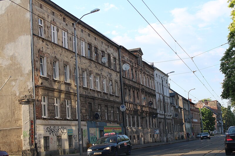 File:Powstańców Wlkp. Avenue in Szczecin, 2016.jpg