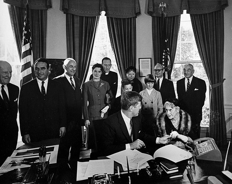 File:President John F. Kennedy Signs Bill to Establish the Woodrow Wilson Memorial Commission (01).jpg