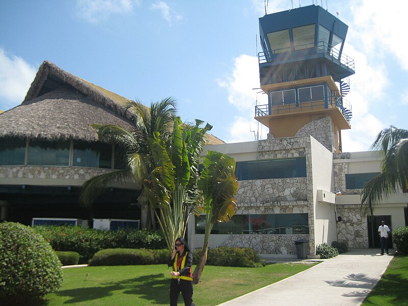 File:PuntaCanaInternationalAirport.JPG