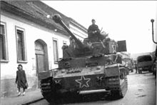 Танкисты 1-й болгарской армии на танке PzKpfw IV, март 1945